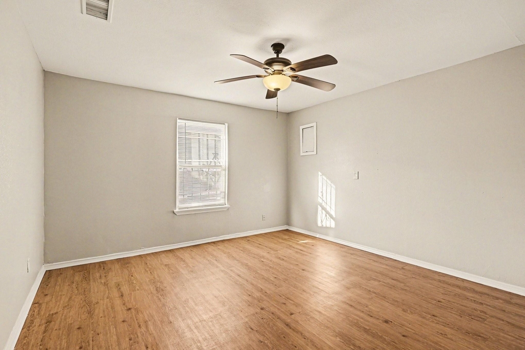 3720 Stanley Avenue - Photo 22