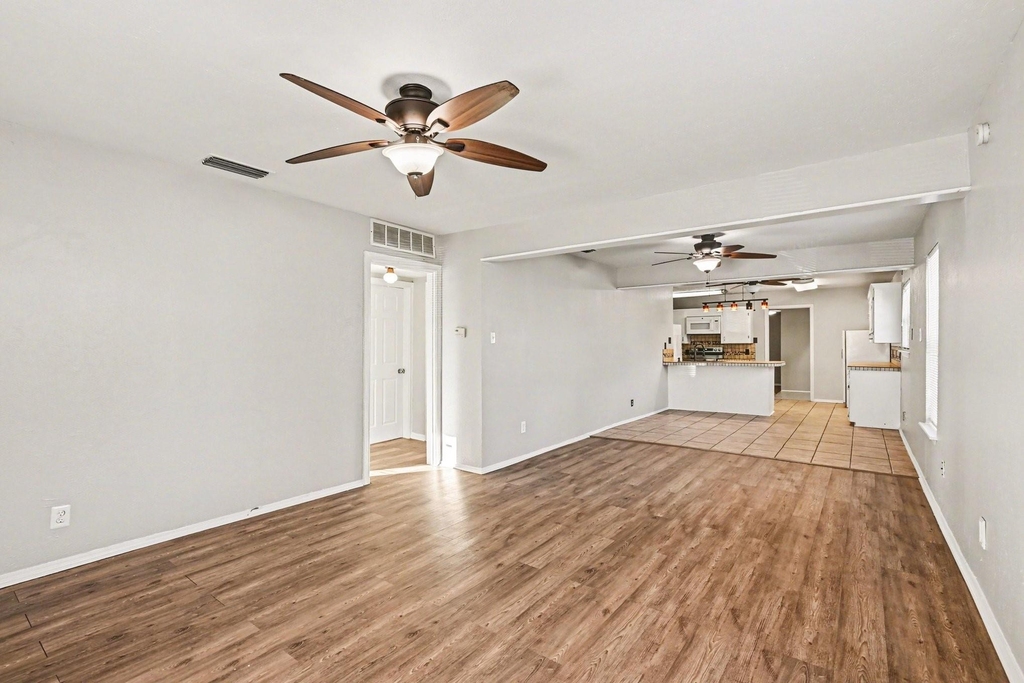 3720 Stanley Avenue - Photo 3