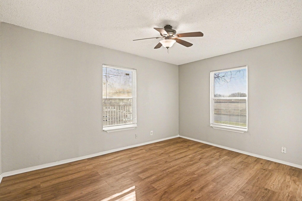 3720 Stanley Avenue - Photo 17