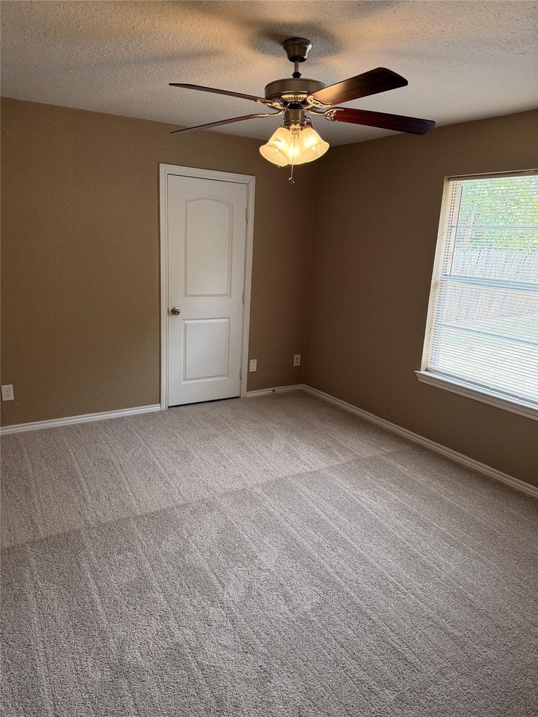 6605 Kitty Drive - Photo 11