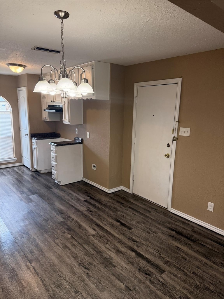 6605 Kitty Drive - Photo 3