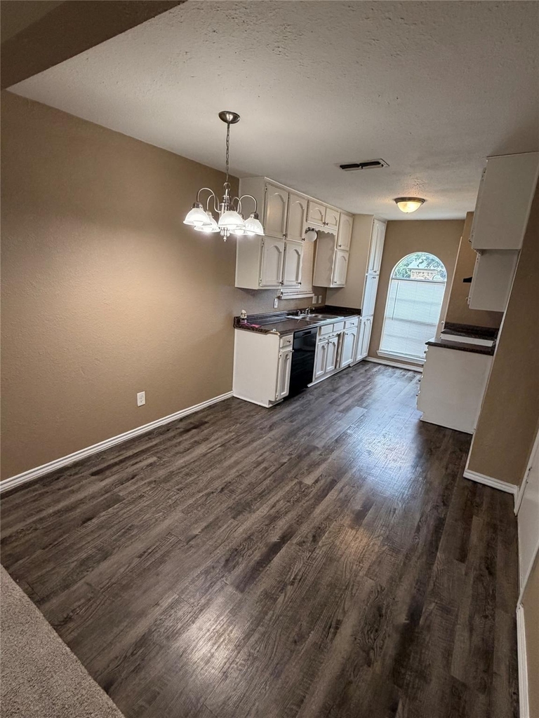 6605 Kitty Drive - Photo 2