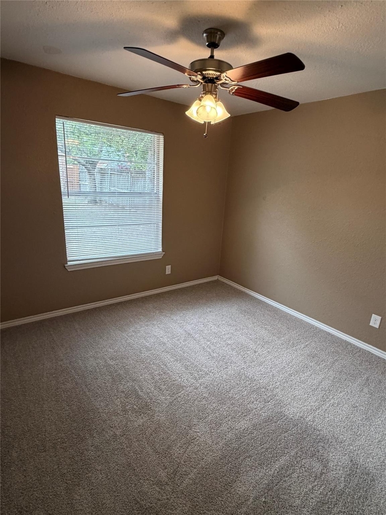 6605 Kitty Drive - Photo 5