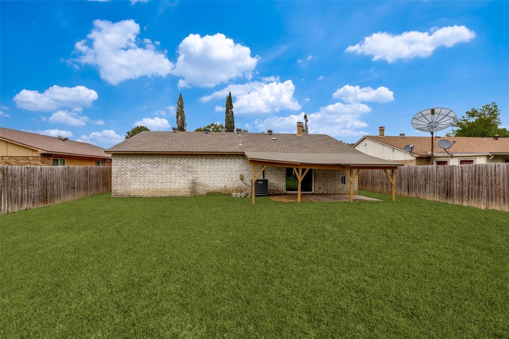 7504 Portman Avenue - Photo 11