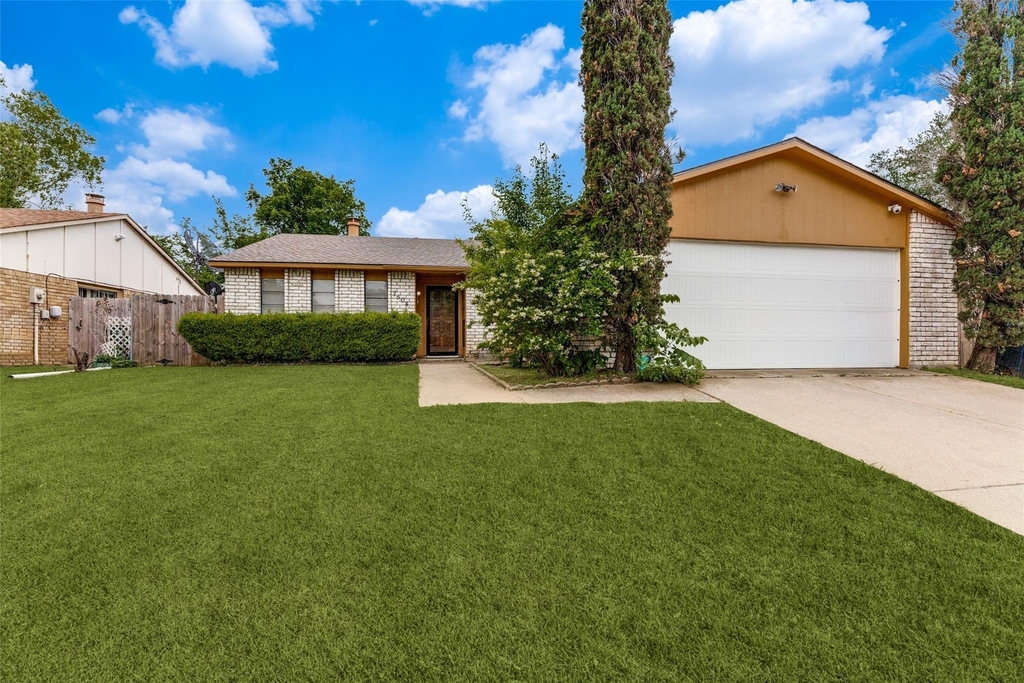 7504 Portman Avenue - Photo 0