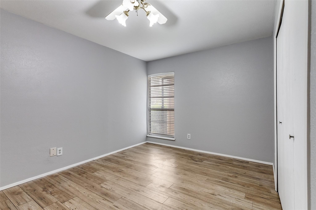 7504 Portman Avenue - Photo 6
