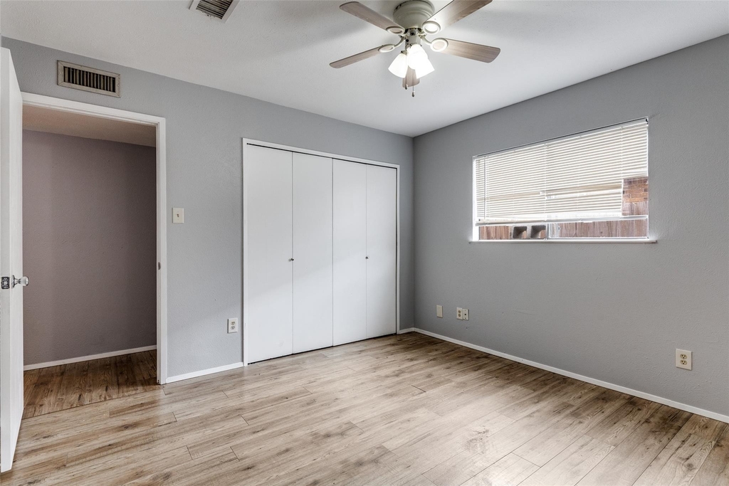 7504 Portman Avenue - Photo 7