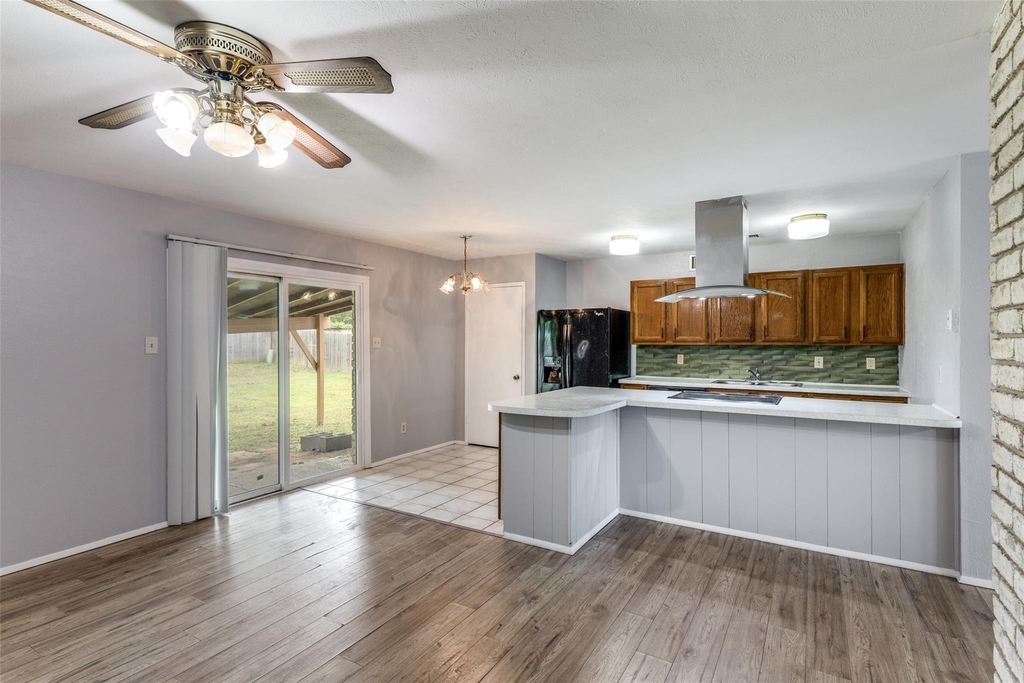 7504 Portman Avenue - Photo 4