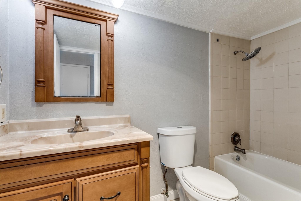 7504 Portman Avenue - Photo 8