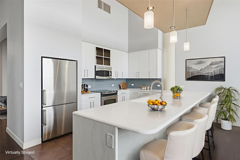 2600 W 7th Street - Photo 2