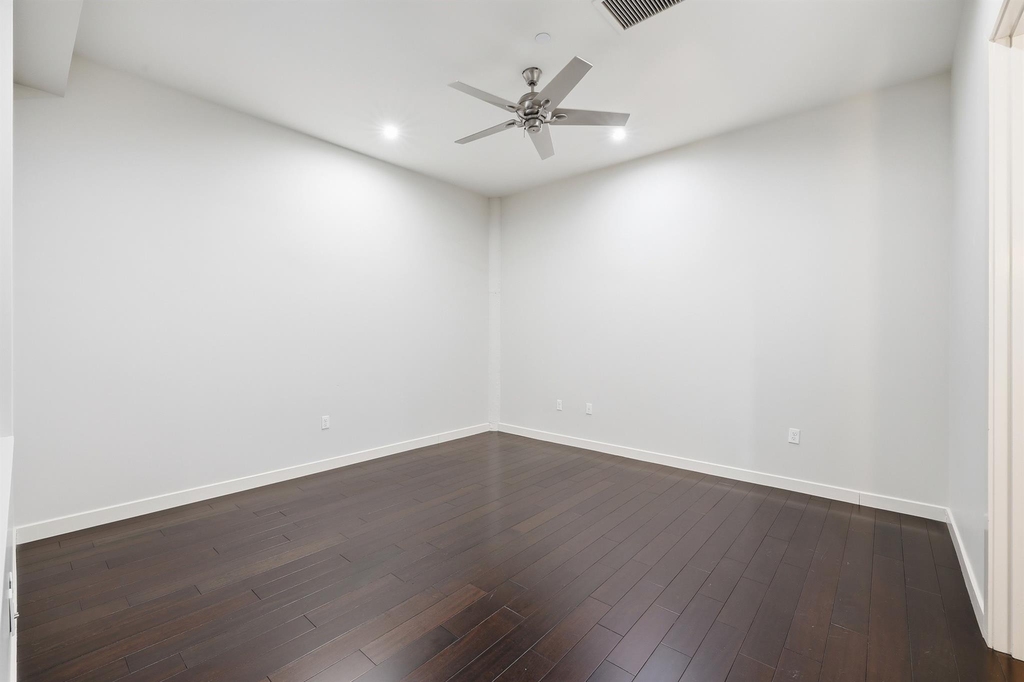 2600 W 7th Street - Photo 11