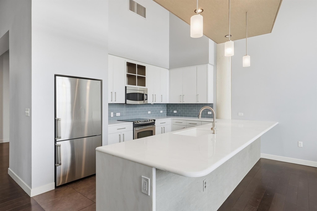 2600 W 7th Street - Photo 3