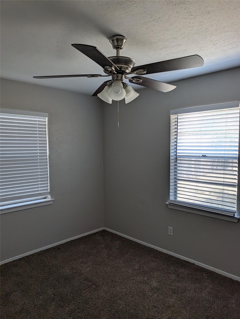 9201 Raymond Avenue - Photo 11