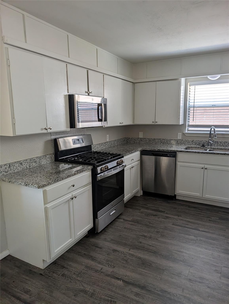 9201 Raymond Avenue - Photo 7