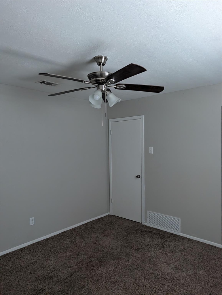 9201 Raymond Avenue - Photo 13