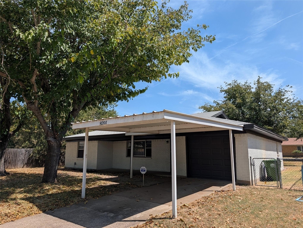 9201 Raymond Avenue - Photo 1