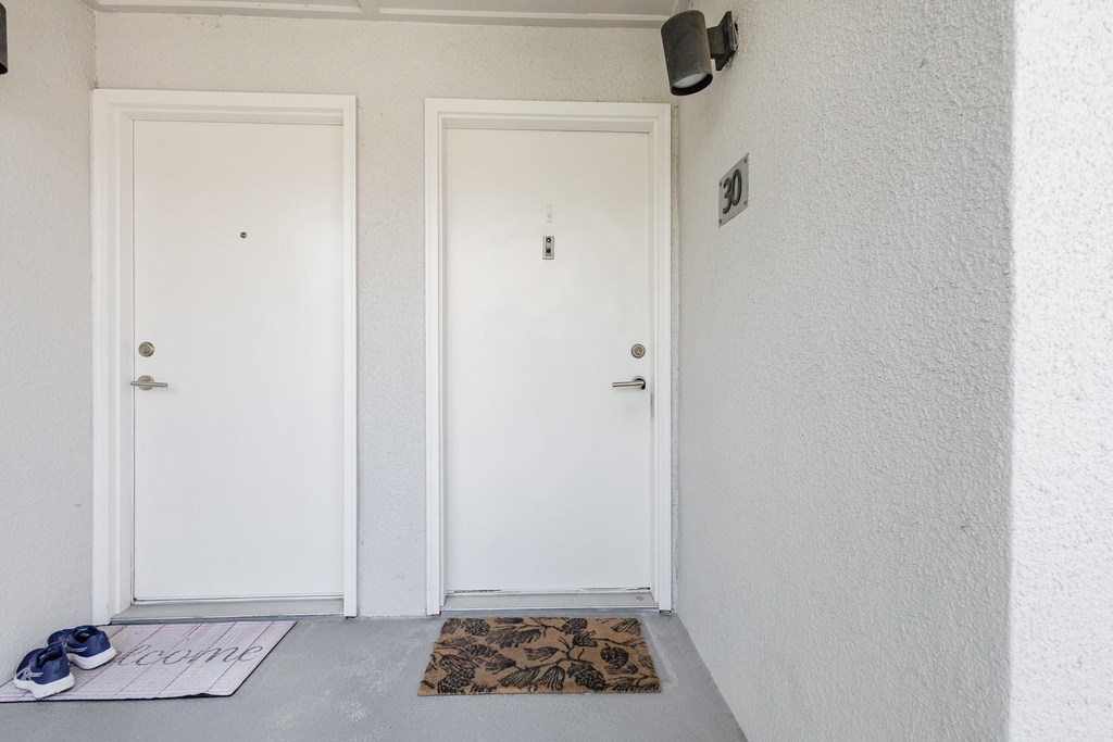 4111 Cole Avenue - Photo 2