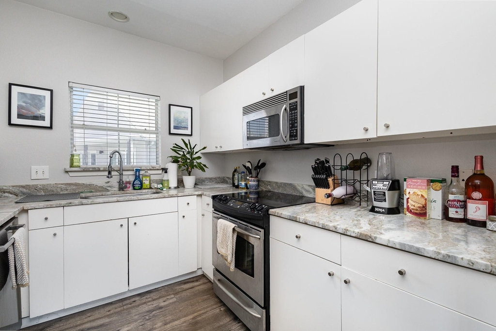 4111 Cole Avenue - Photo 10