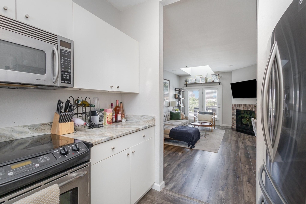 4111 Cole Avenue - Photo 11