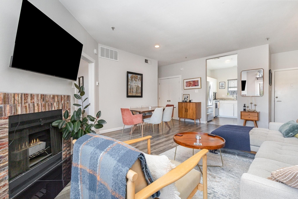 4111 Cole Avenue - Photo 6