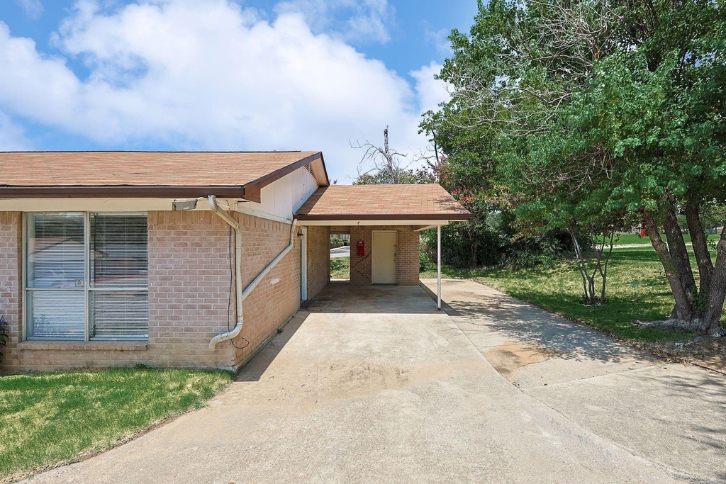 2637 W Randol Mill Road - Photo 5