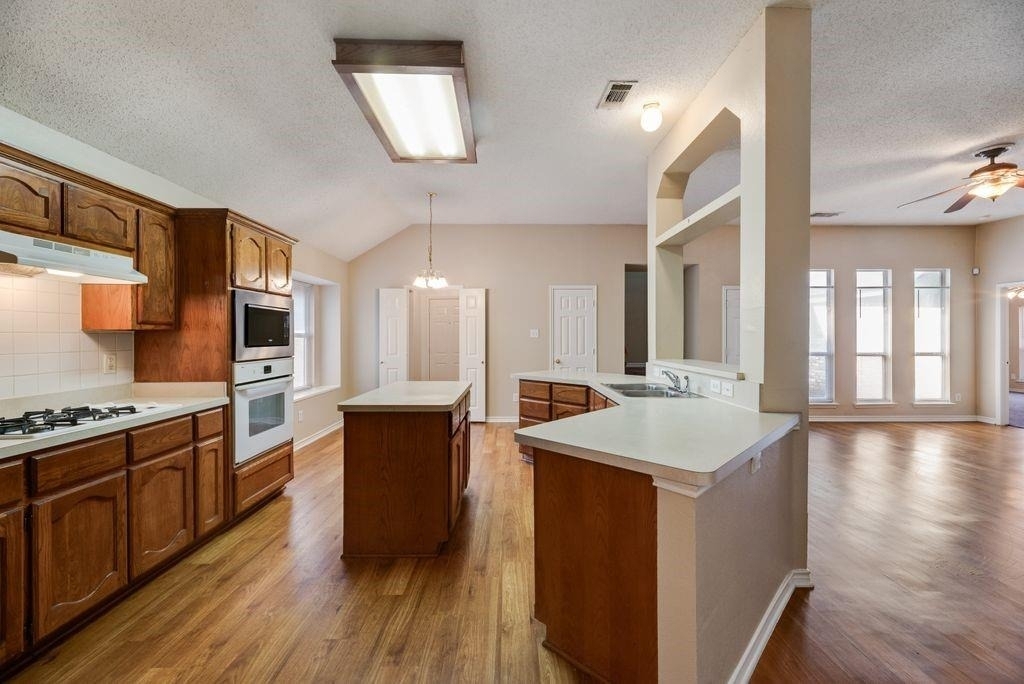1557 Aberdeen Drive - Photo 8