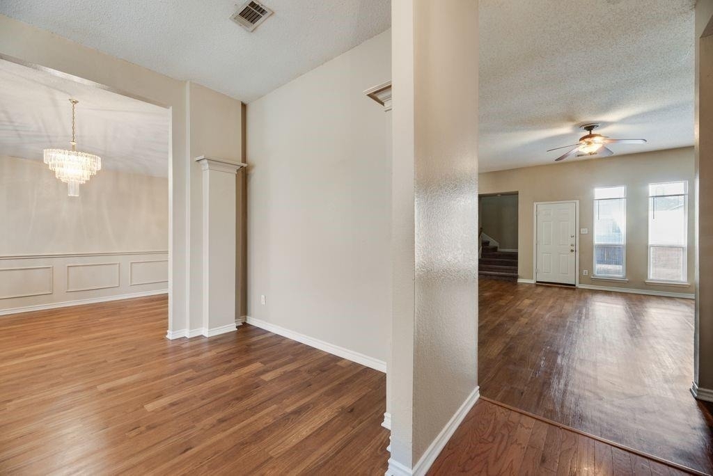 1557 Aberdeen Drive - Photo 3
