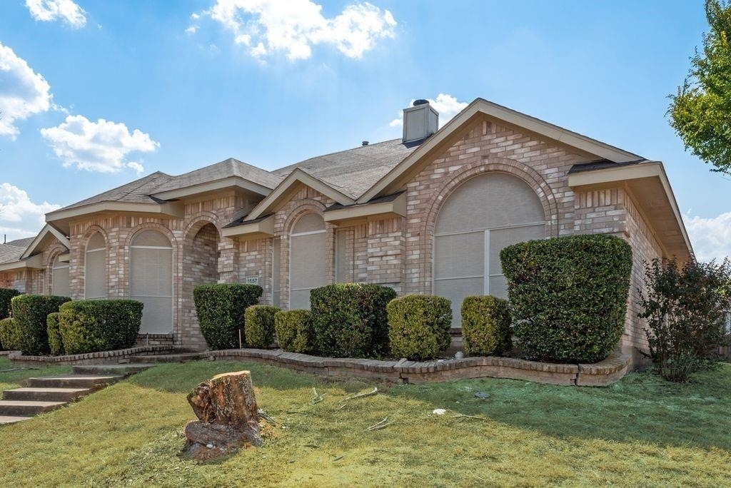 1557 Aberdeen Drive - Photo 1