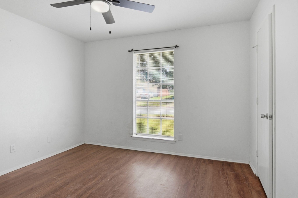 6413 Melinda Court - Photo 18