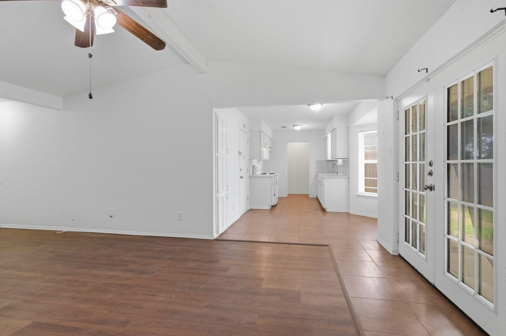 6413 Melinda Court - Photo 7