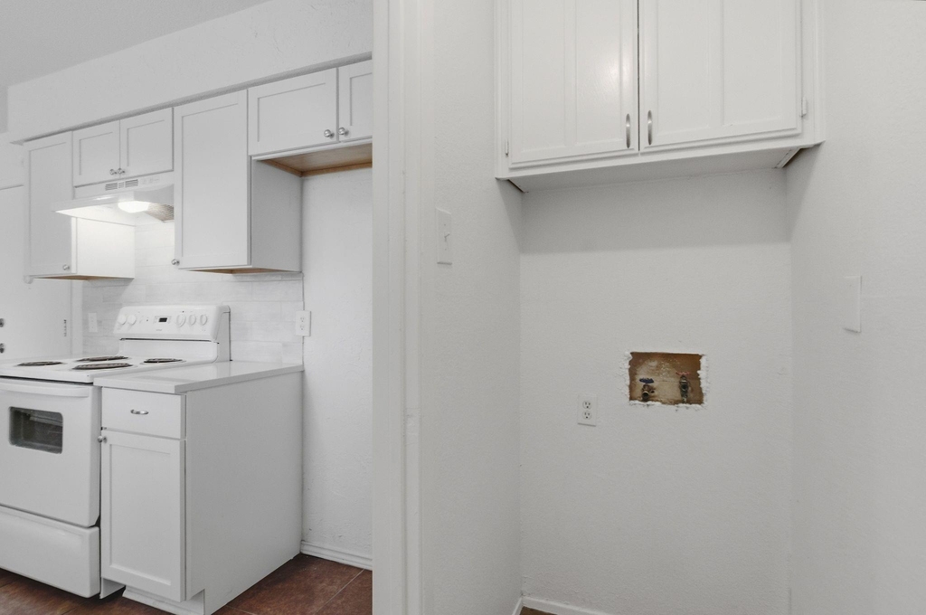 6413 Melinda Court - Photo 11