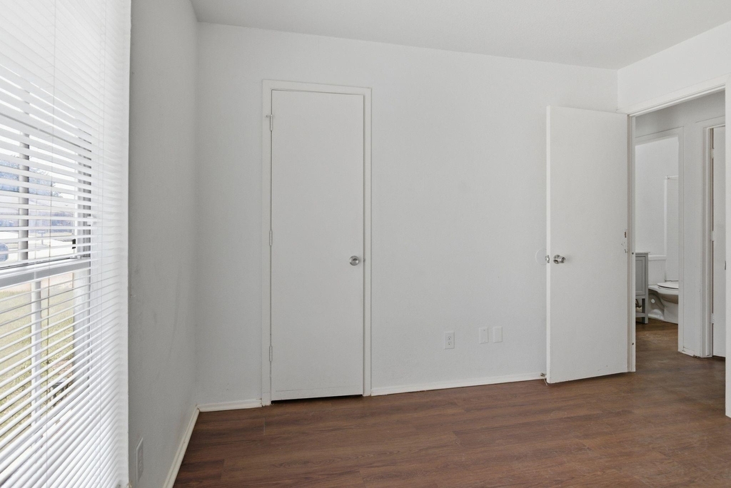 6413 Melinda Court - Photo 19
