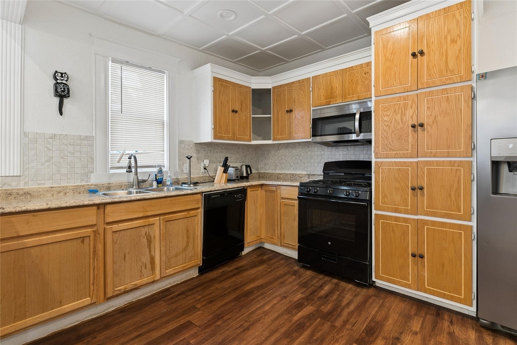 4112 Congress Avenue - Photo 14