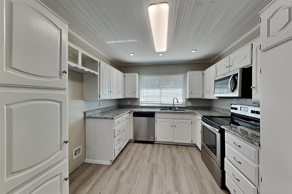 2424 Meadow Creek - Photo 4