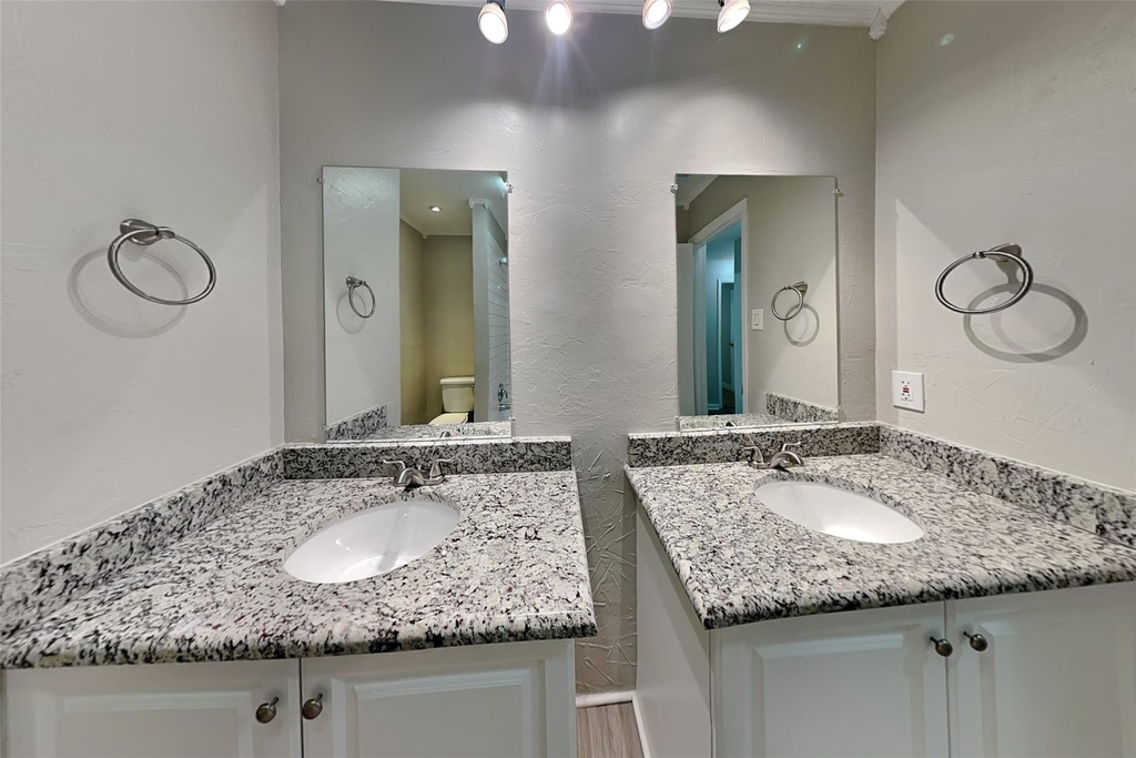 2424 Meadow Creek - Photo 17