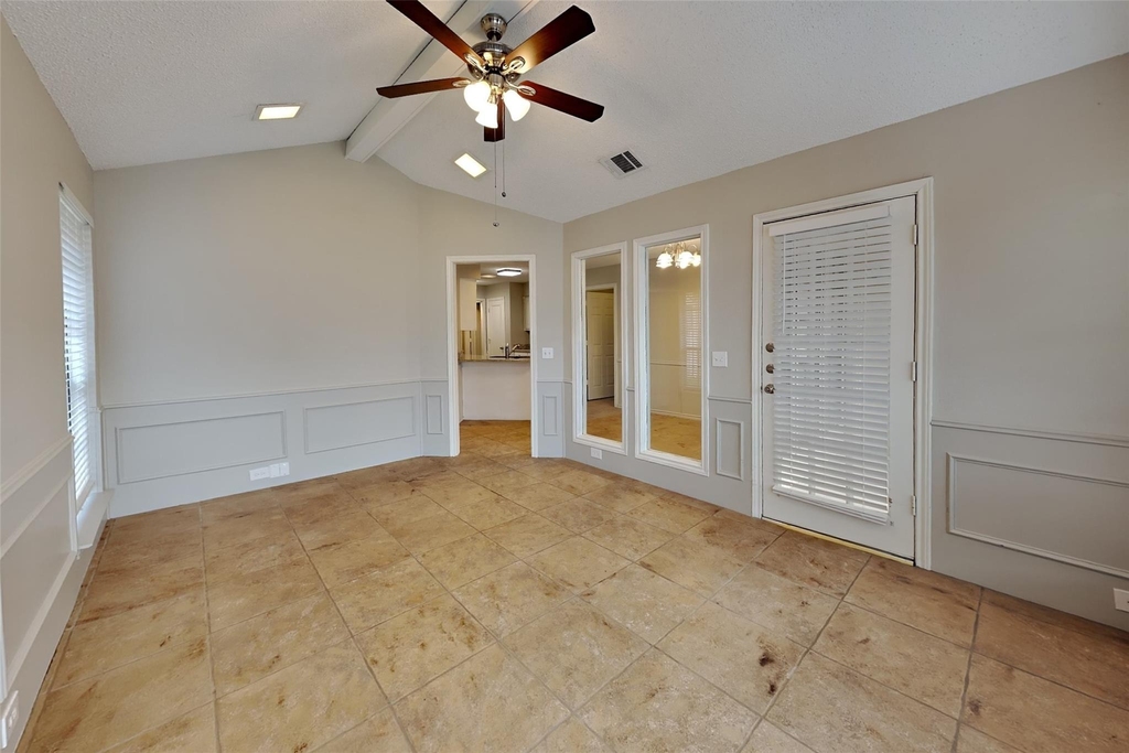 3252 Sugarbush Drive - Photo 3
