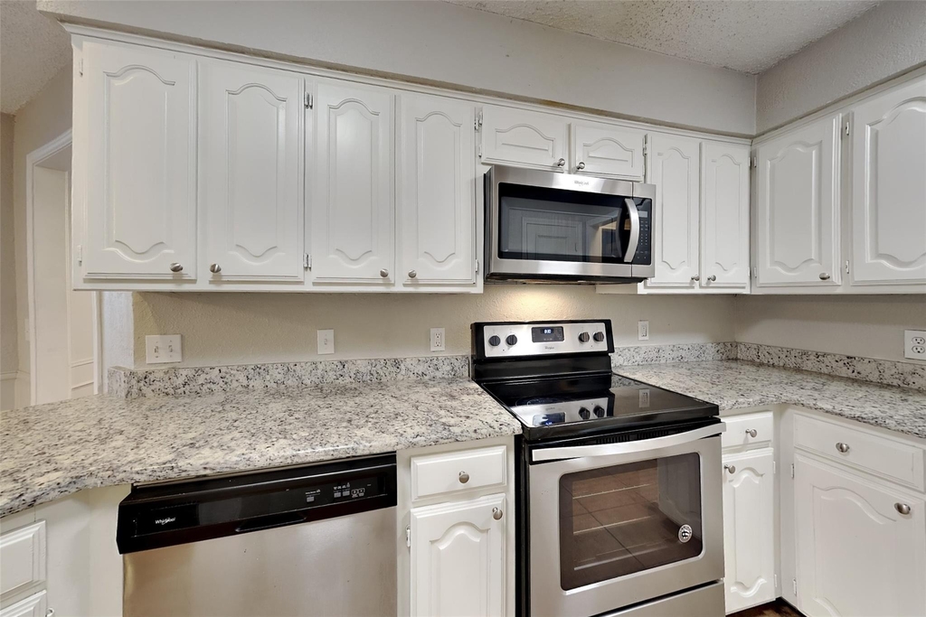 3252 Sugarbush Drive - Photo 6