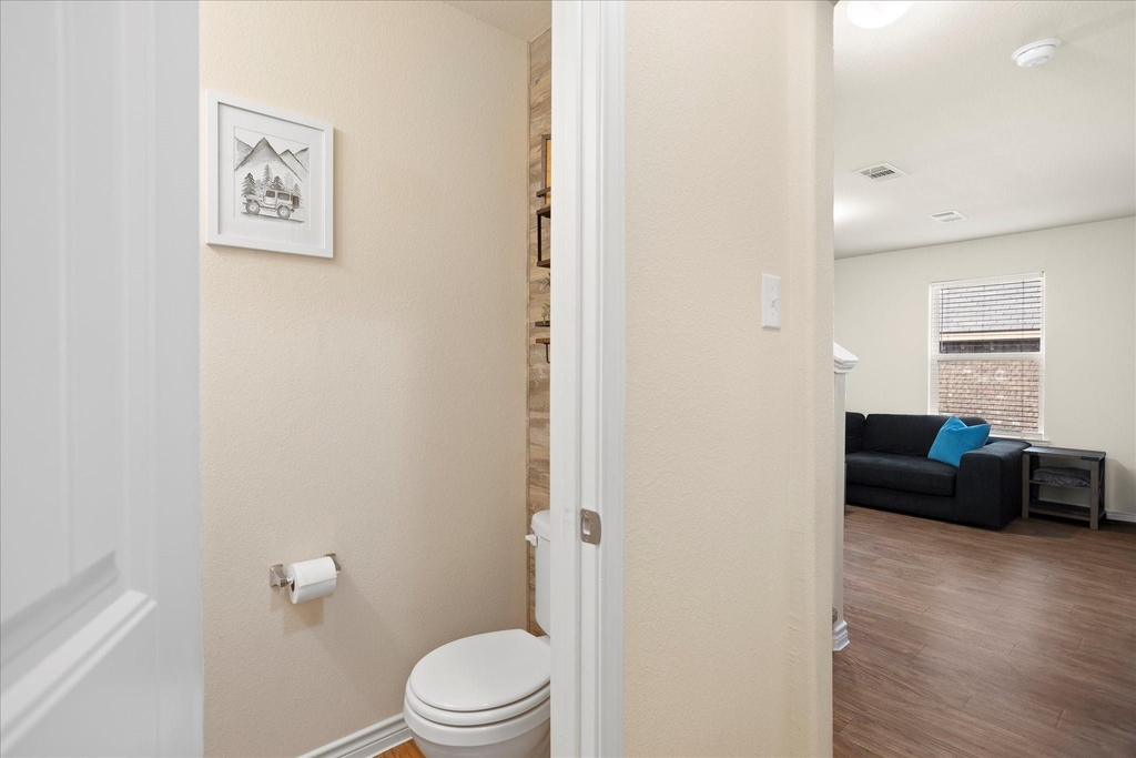 1604 Blue Jay Drive - Photo 6
