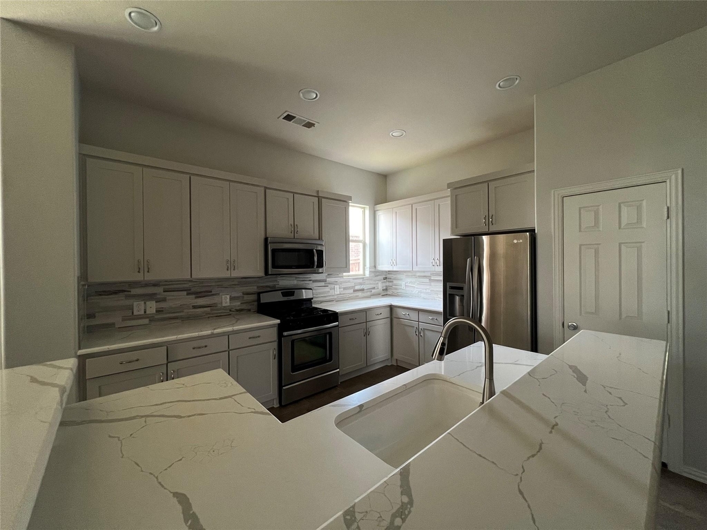 9405 Drovers View Trail - Photo 2