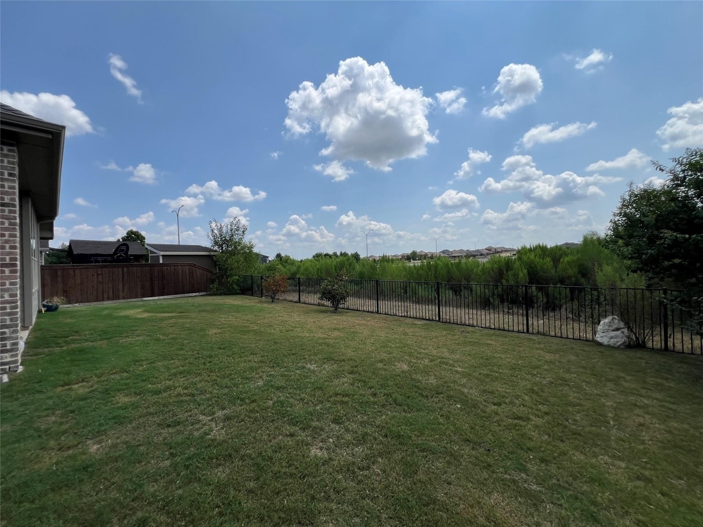 9405 Drovers View Trail - Photo 8
