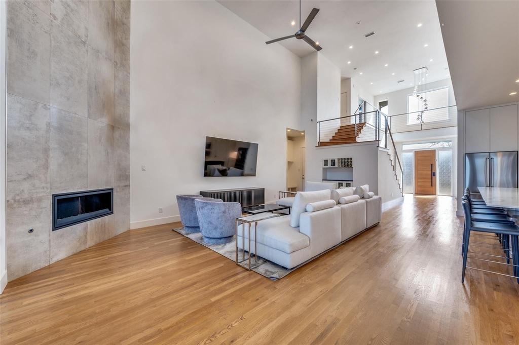 3925 Lively Lane - Photo 2