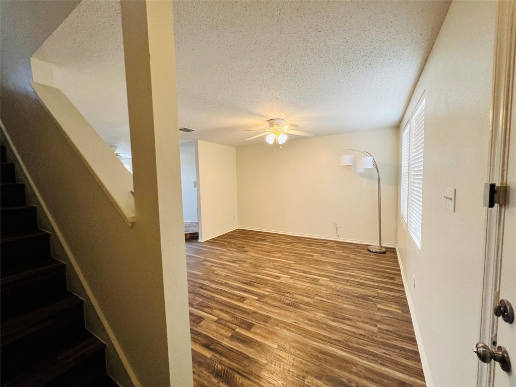 6209 Thoroughbred Trail - Photo 3