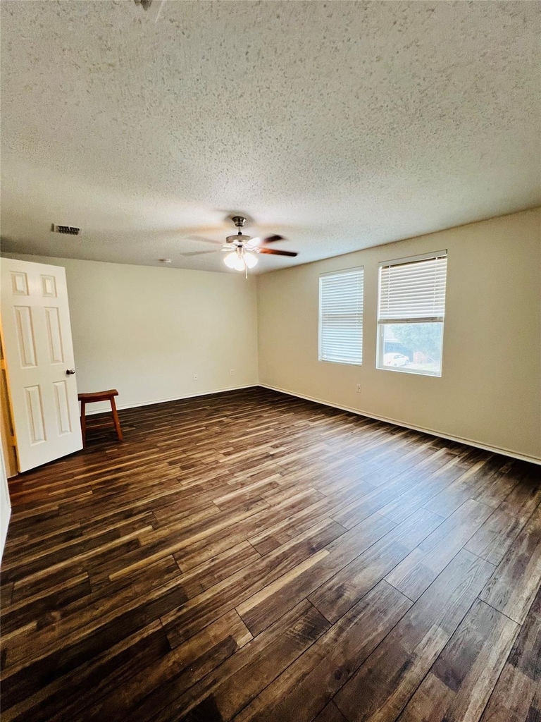 6209 Thoroughbred Trail - Photo 33