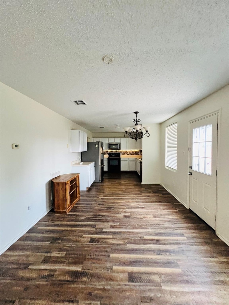 6209 Thoroughbred Trail - Photo 8