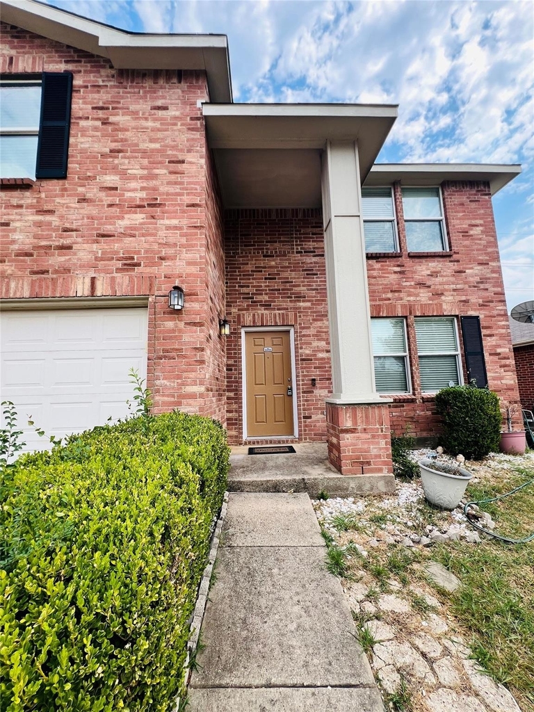 6209 Thoroughbred Trail - Photo 1