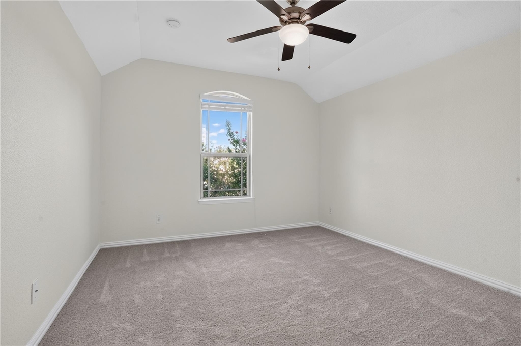 913 Avian Drive - Photo 13