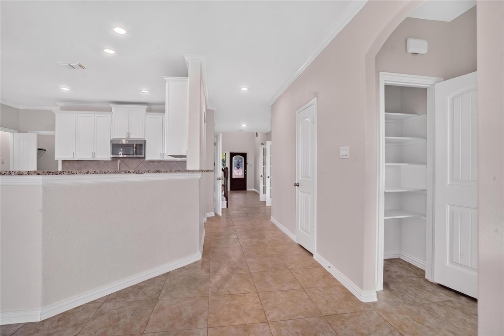 913 Avian Drive - Photo 6