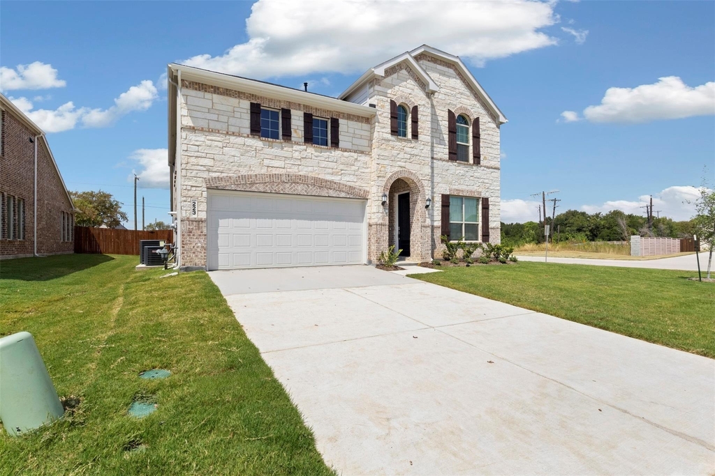 223 Loving Trail - Photo 1