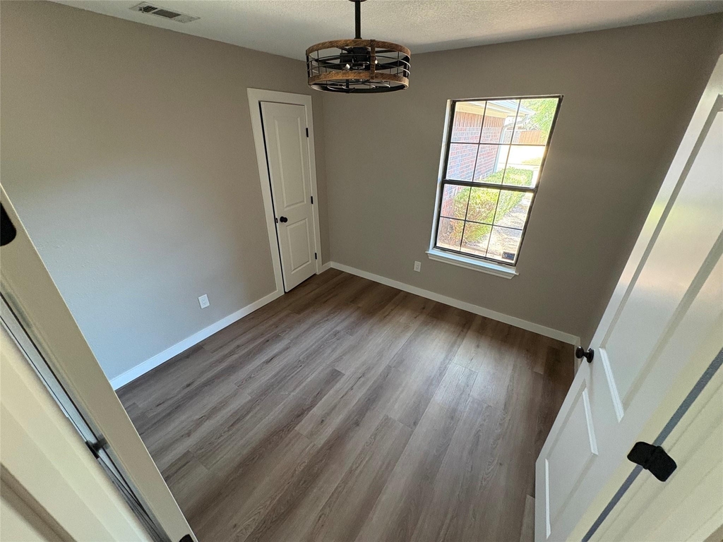 2710 Vistaview Drive - Photo 3