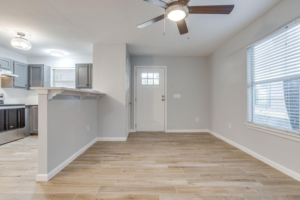 2616 Bomar Avenue - Photo 2